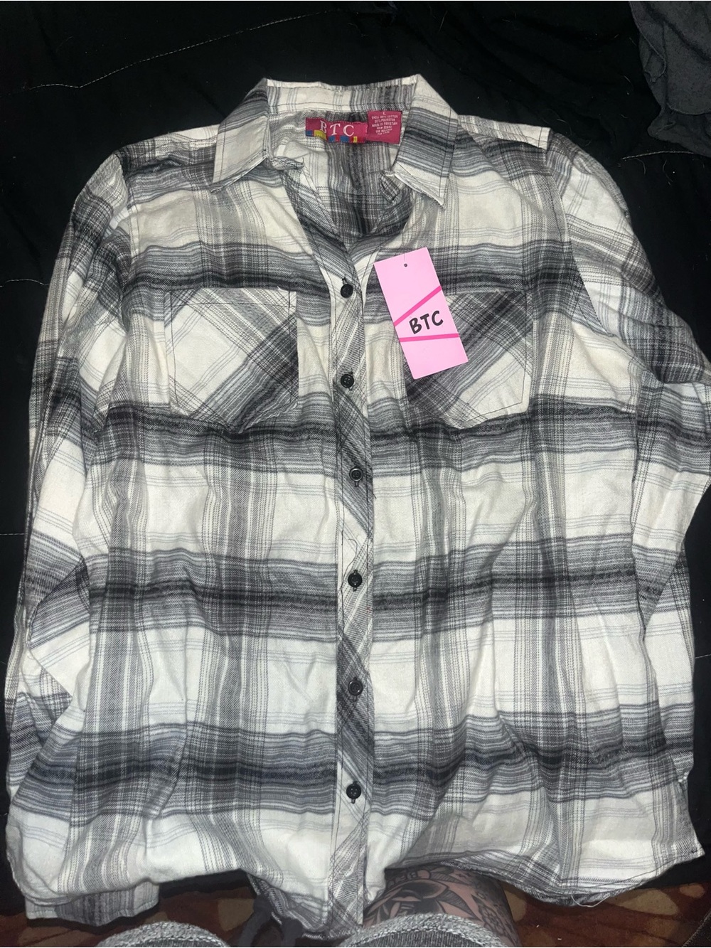 BTC Black & White Plaid Button-Up Shirt size large NWT